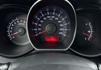 Подержанный автомобиль Kia Rio Sedan 2014 года (9 фото)