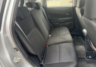 Подержанный автомобиль Mitsubishi ASX 2011 года (12 фото)