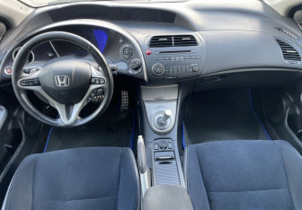 Подержанный автомобиль Honda Civic Hatchback 2008 года (10 фото)
