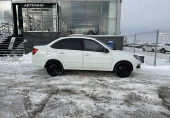 Подержанный автомобиль LADA (ВАЗ) Granta Sedan 2019 года (4 фото)