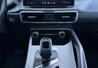 Подержанный автомобиль Geely Coolray 2021 года (12 фото)