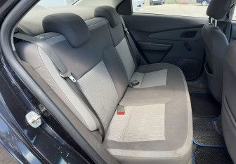 Подержанный автомобиль Chevrolet Cobalt Sedan 2013 года (12 фото)