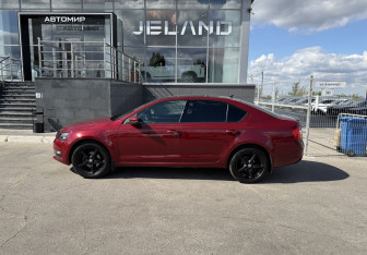 Подержанный автомобиль Skoda Octavia Liftback 2018 года (8 фото)