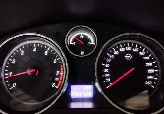 Подержанный автомобиль Opel Astra Hatchback 2007 года (9 фото)