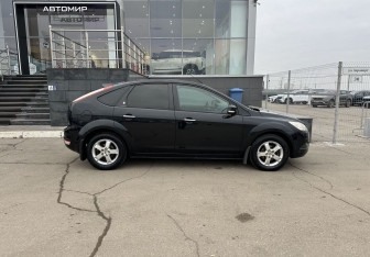 Подержанный автомобиль Ford Focus Hatchback 2008 года (4 фото)