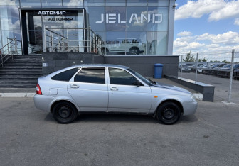 Подержанный автомобиль LADA (ВАЗ) Priora Hatchback 2009 года (4 фото)