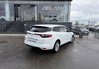 Подержанный автомобиль Renault Megane Wagon 2018 года (5 фото)