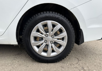 Подержанный автомобиль Hyundai Solaris Sedan 2017 года (14 фото)