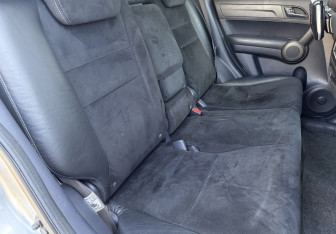 Подержанный автомобиль Honda CR-V 2011 года (12 фото)