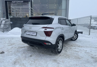 Подержанный автомобиль Hyundai Creta 2022 года (5 фото)