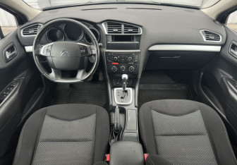Подержанный автомобиль Citroen C4 Sedan 2013 года (10 фото)