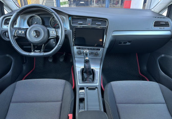Подержанный автомобиль Volkswagen Golf Hatchback 2014 года (10 фото)