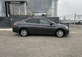 Подержанный автомобиль Nissan Sentra Sedan 2015 года (4 фото)