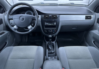 Подержанный автомобиль Chevrolet Lacetti Sedan 2012 года (10 фото)