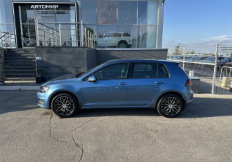 Подержанный автомобиль Volkswagen Golf Hatchback 2014 года (8 фото)