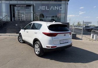 Подержанный автомобиль Kia Sportage 2017 года (7 фото)