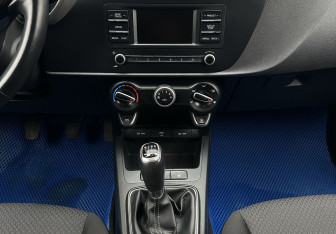 Подержанный автомобиль Kia Rio Hatchback 2021 года (11 фото)