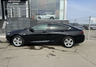 Подержанный автомобиль Opel Insignia Liftback 2018 года (8 фото)