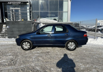 Подержанный автомобиль Fiat Albea 2010 года (8 фото)