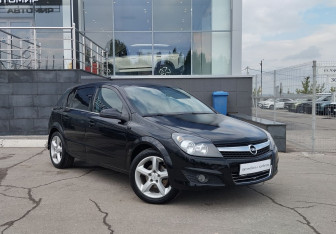 Подержанный автомобиль Opel Astra Hatchback 2007 года (3 фото)