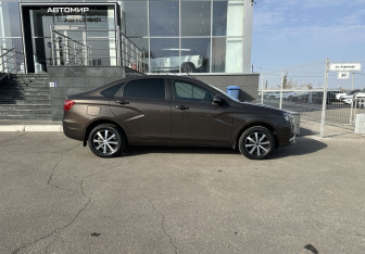 Подержанный автомобиль LADA (ВАЗ) Vesta Sedan 2019 года (4 фото)