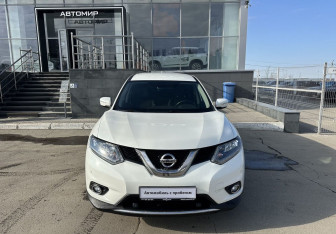 Подержанный автомобиль Nissan X-Trail 2017 года (2 фото)