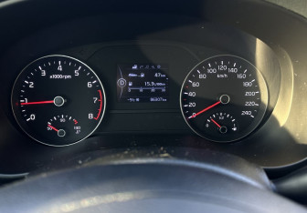 Подержанный автомобиль Kia Sportage 2017 года (9 фото)