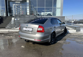 Подержанный автомобиль Skoda Octavia Liftback 2012 года (5 фото)