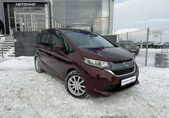Подержанный автомобиль Honda Freed 2017 года (3 фото)