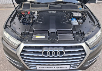 Подержанный автомобиль Audi Q7 2015 года (14 фото)