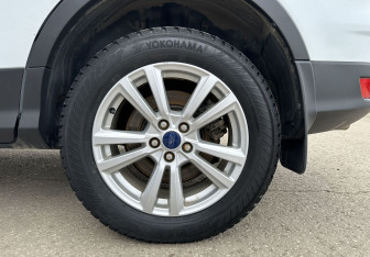 Подержанный автомобиль Ford Kuga 2018 года (15 фото)