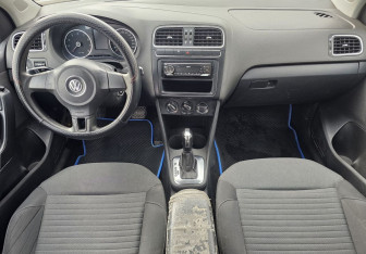 Подержанный автомобиль Volkswagen Polo Hatchback 2011 года (10 фото)