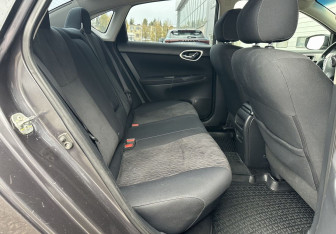 Подержанный автомобиль Nissan Sentra Sedan 2015 года (12 фото)
