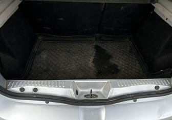 Подержанный автомобиль Renault Sandero 2015 года (13 фото)