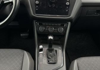 Подержанный автомобиль Volkswagen Tiguan 2020 года (11 фото)