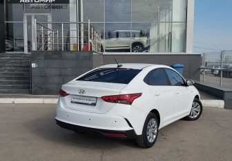 Подержанный автомобиль Hyundai Solaris Sedan 2022 года (5 фото)