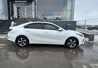 Подержанный автомобиль Kia Cerato Sedan 2019 года (4 фото)