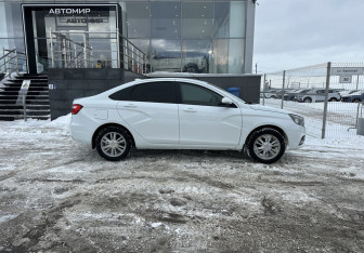 Подержанный автомобиль LADA (ВАЗ) Vesta Sedan 2017 года (4 фото)