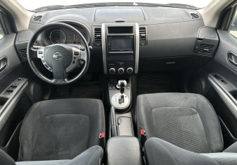 Подержанный автомобиль Nissan X-Trail 2014 года (10 фото)