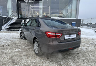 Подержанный автомобиль LADA (ВАЗ) Vesta Sedan 2019 года (7 фото)
