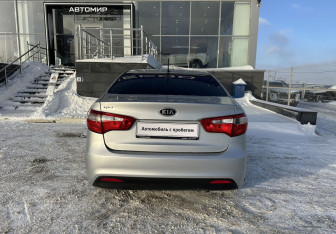 Подержанный автомобиль Kia Rio Sedan 2012 года (6 фото)