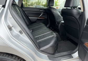 Подержанный автомобиль Nissan Teana 2009 года (12 фото)