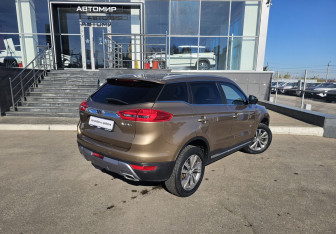 Подержанный автомобиль Geely Atlas 2020 года (5 фото)