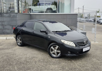 Подержанный автомобиль Toyota Corolla Sedan 2006 года (3 фото)