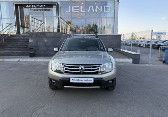 Подержанный автомобиль Renault Duster 2014 года (2 фото)