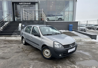 Подержанный автомобиль Renault Symbol 2005 года (3 фото)