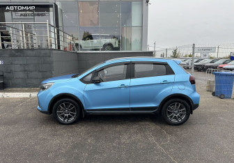 Подержанный автомобиль LIVAN X3Pro 2023 года (8 фото)