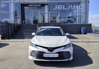 Подержанный автомобиль Toyota Camry Sedan 2020 года (2 фото)