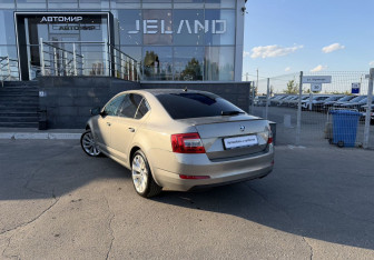 Подержанный автомобиль Skoda Octavia Liftback 2013 года (7 фото)
