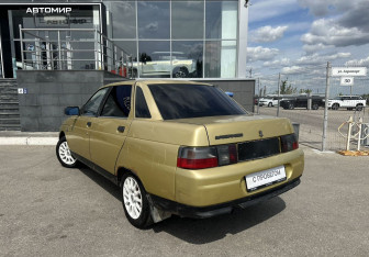 Подержанный автомобиль LADA (ВАЗ) 2110 1999 года (7 фото)